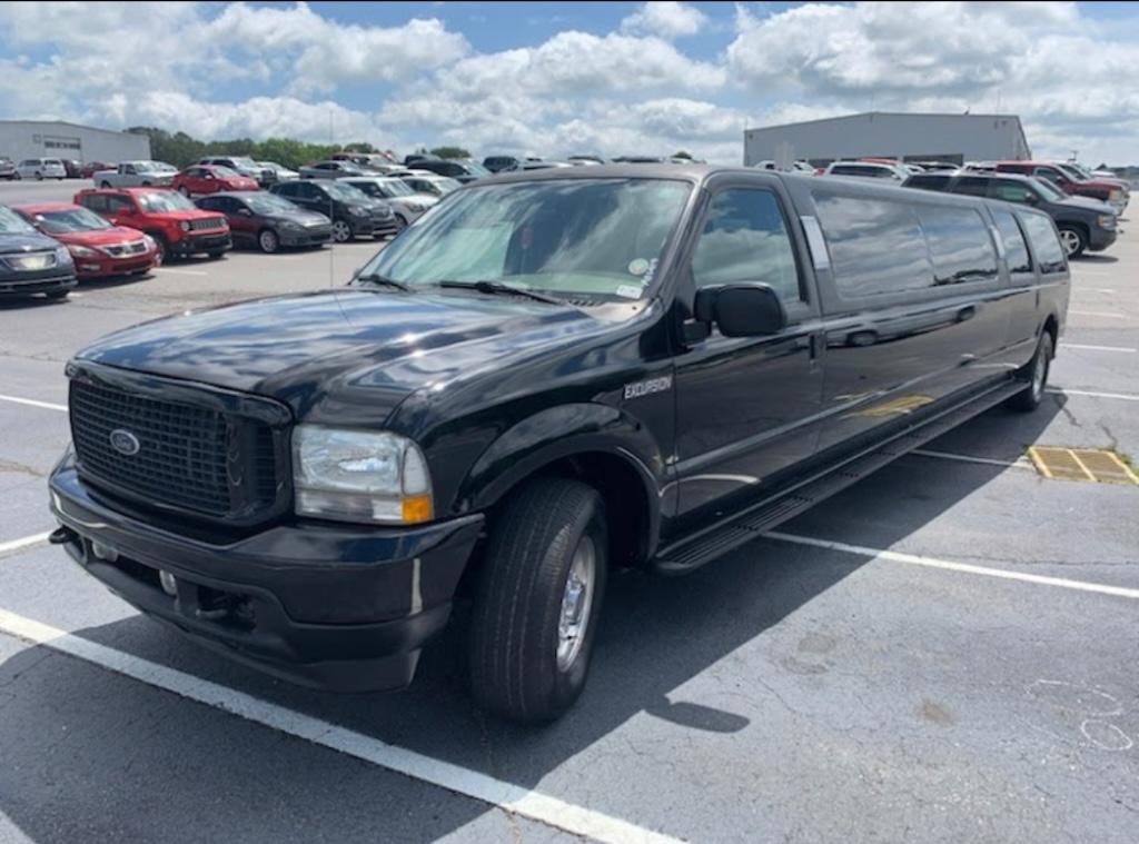 2004 Ford Excursion XLS's photo